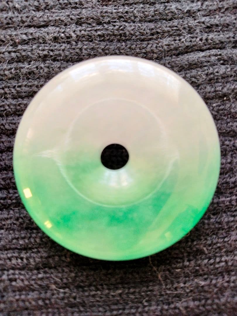 中国骨董貴重希少 【大きめ古玉翠吊墜】日本における古いものです