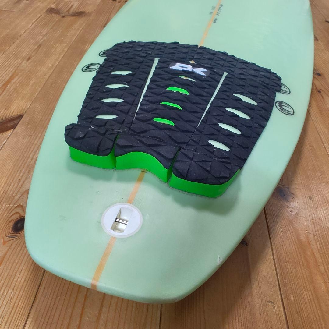 サーフボード　pressent ショートボード　オシャレなボード