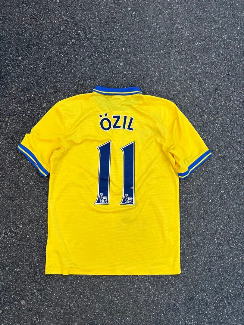 エジル　ユニフォーム