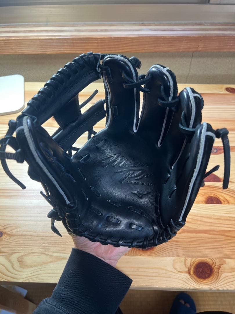 ミズノプロ（直営店限定）　軟式用　美品　ヌバック仕様　黒　ブラック　限定品