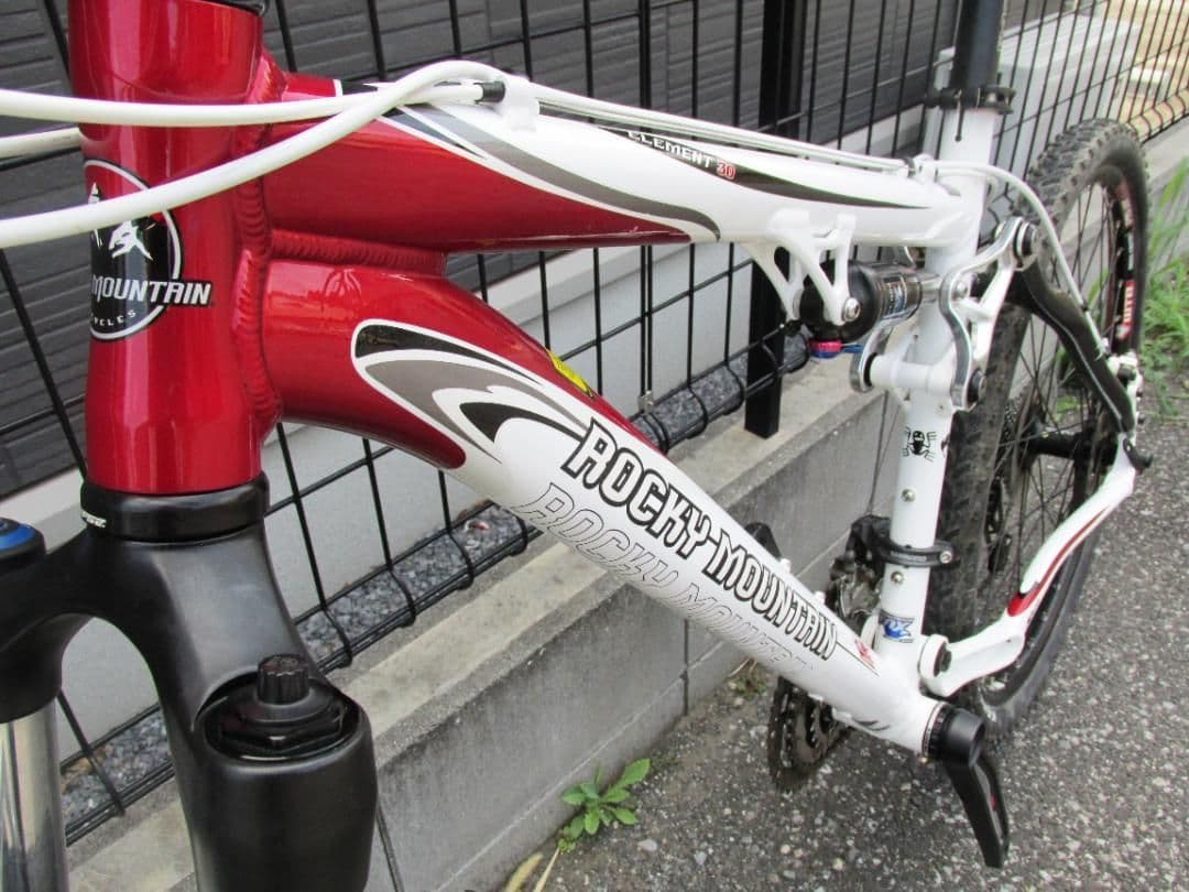 【軽量】 ロッキーマウンテンエレメント 30フルサスMTB