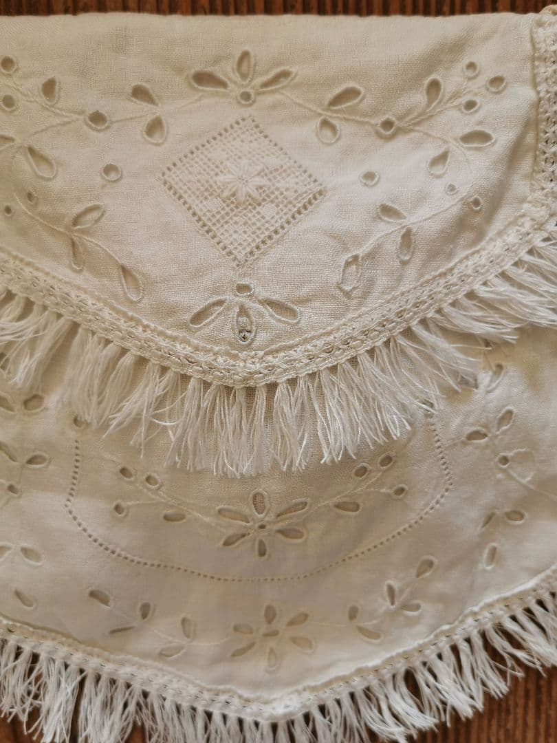 アンティーク 初聖体式 美しいアイレット白糸花刺繍 フリンジ付オモニエールバッグ