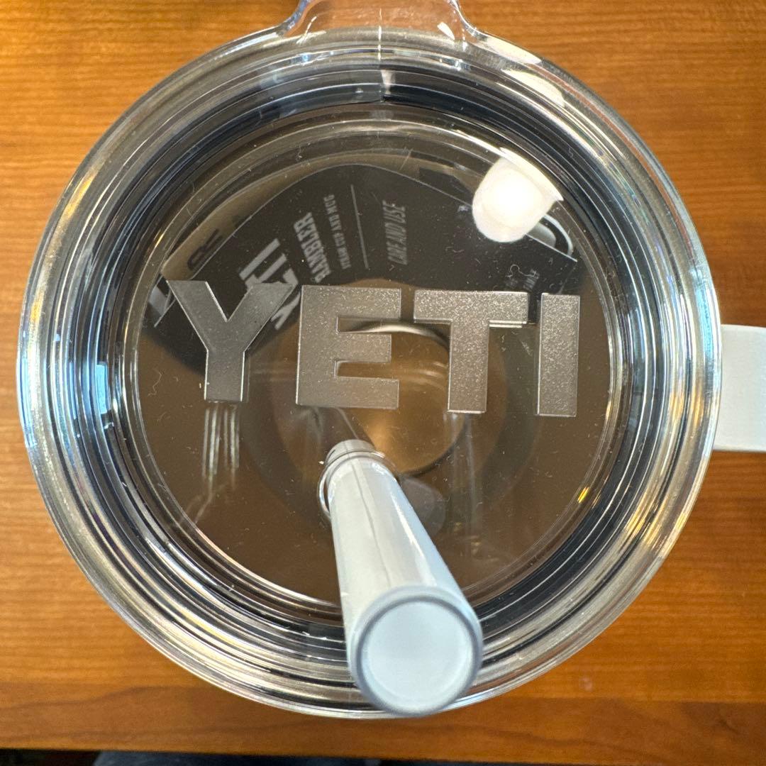 YETI Rambler 35 oz Mug ストロー付き