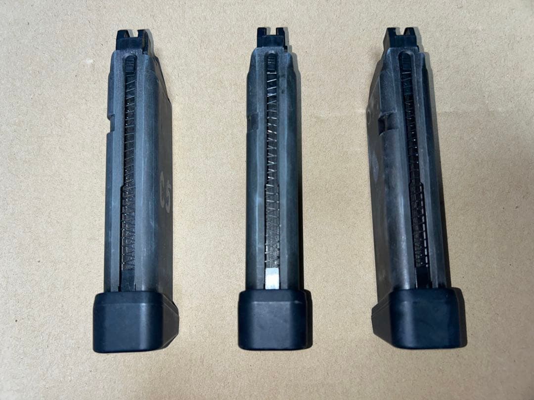 ガスガン　東京マルイ　G17カスタム　フラットダークアース　マガジン3本付き