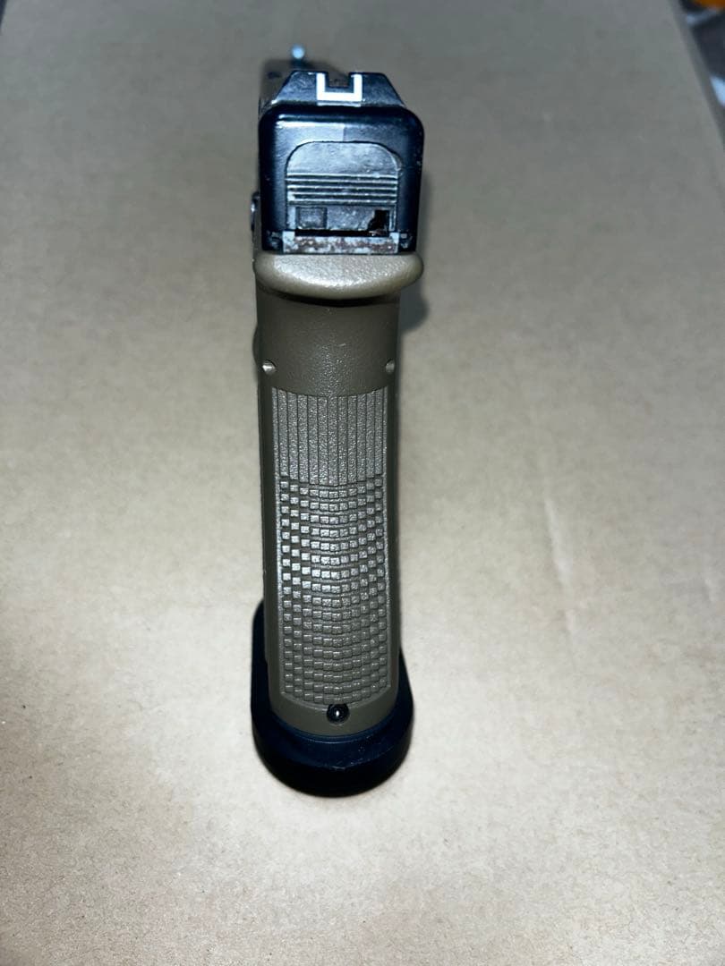 ガスガン　東京マルイ　G17カスタム　フラットダークアース　マガジン3本付き