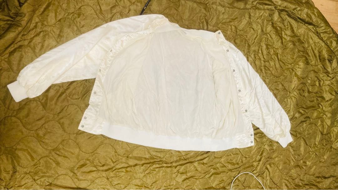 米軍放出品　USMC海兵隊　SOFFEサテンジャケット　白色　サイズL相当