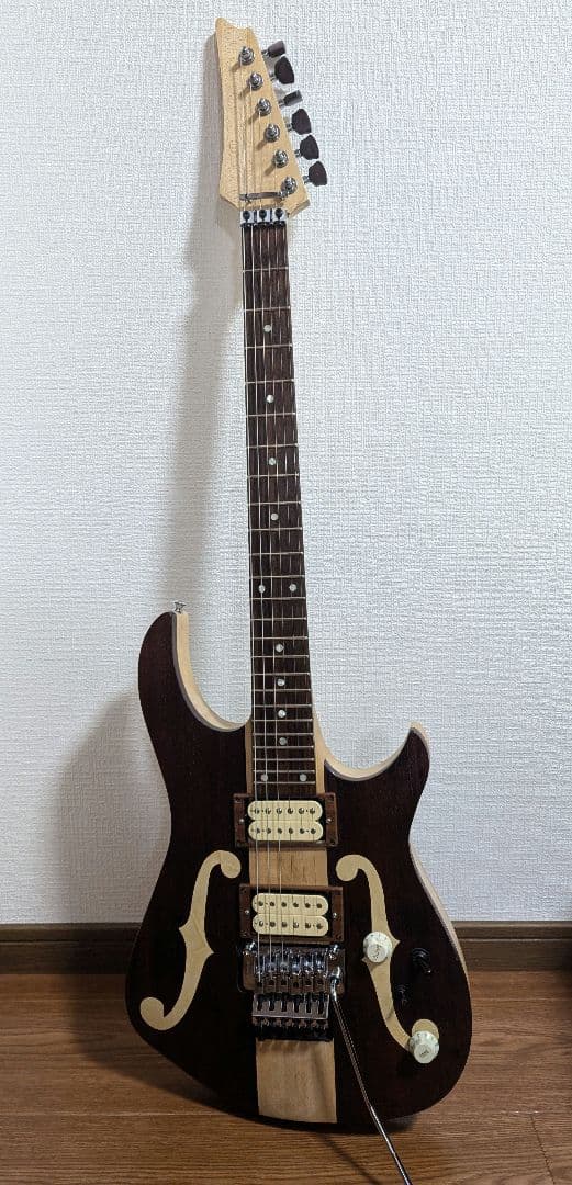 オーダー品 エレキギター　パドゥークトップのスルーネック