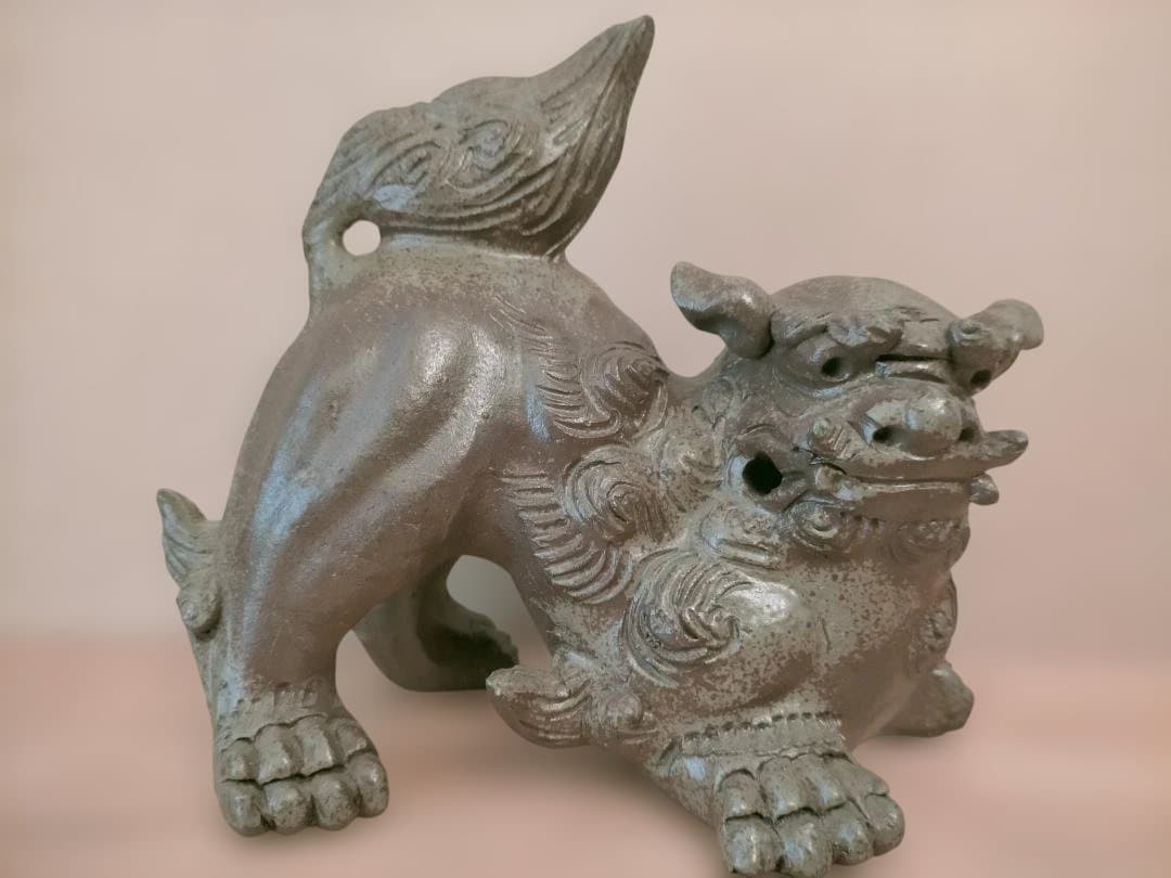 高江洲育男さんのシーサー