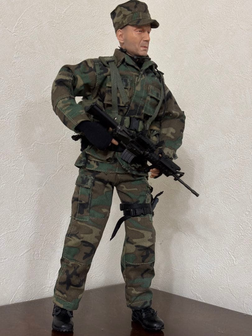 アメリカ海軍ネイビーシールズ チームリーダー ティアーズ オブ ザ サン