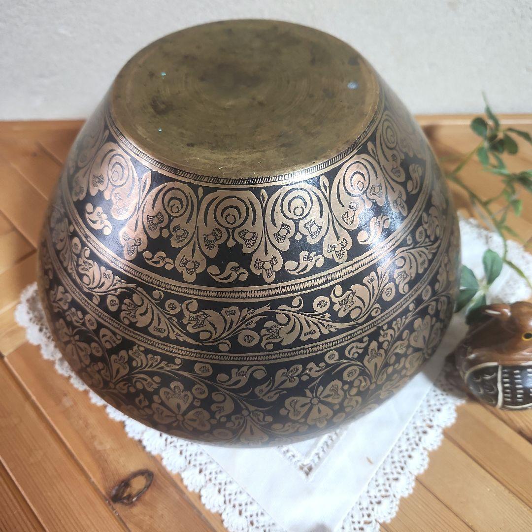 真鍮製 　ボウル　花草模様　鉢　小物入れ