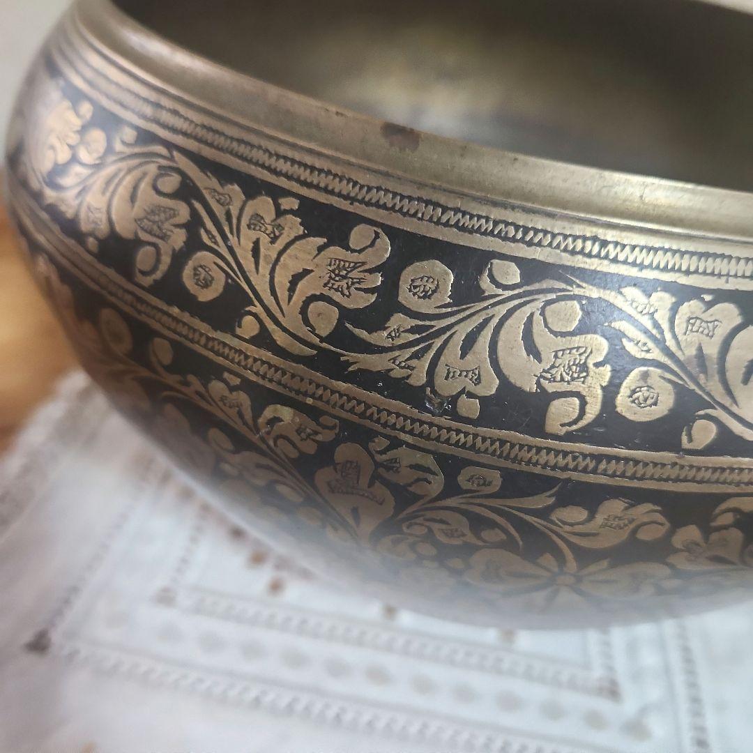 真鍮製 　ボウル　花草模様　鉢　小物入れ