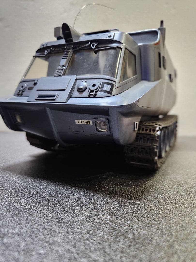 100点満点謎の円盤UFO 有名モデラー渾身の逸品 ハイテク戦車シャドーモービル