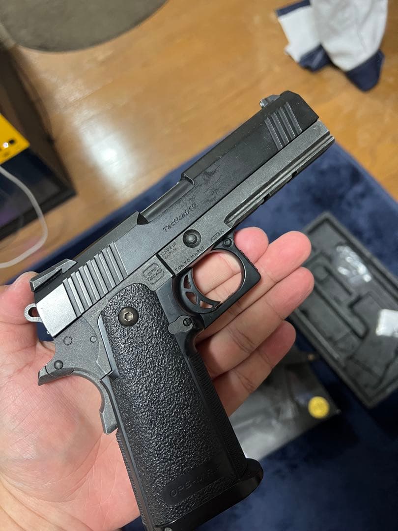 Hi-capa 4.3 マガジン3付き