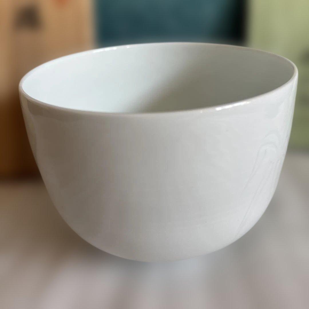 井上萬二 作　白磁茶碗　木箱あり