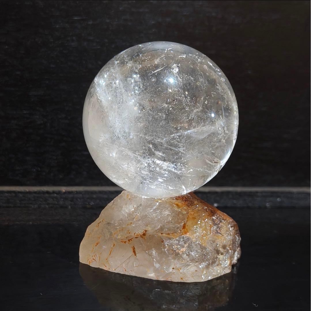貫入、内包あり幻の水晶山梨県乙女水晶丸玉41mm