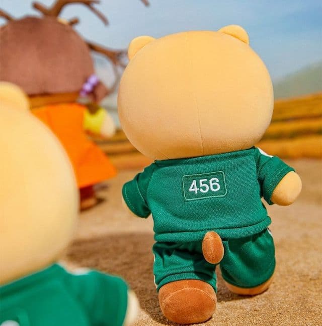 レア　新品ヨンヒXチュンシク着せ替えビッグぬいぐるみ　イカゲーム