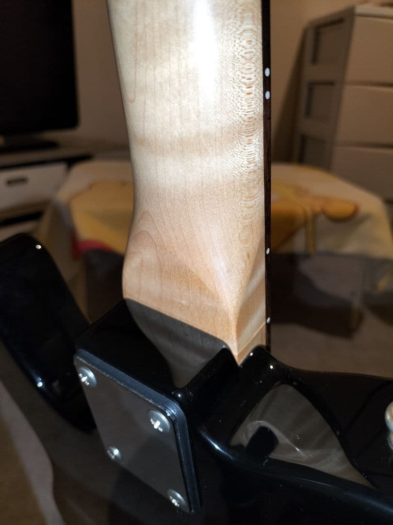 Bacchusバッカス テレキャスターBTE-1R/ブラック【トラ杢ネック】