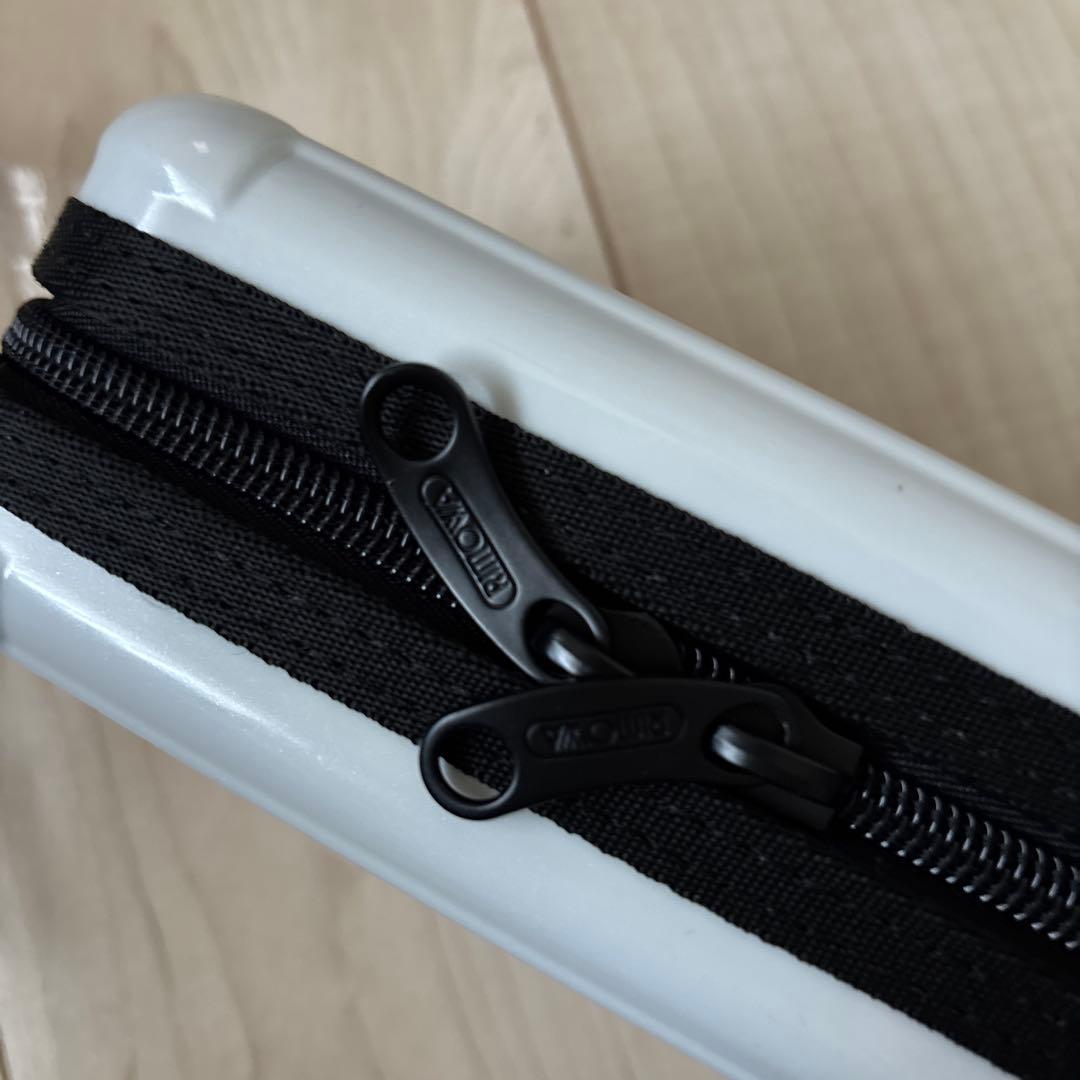 【未使用　RIMOWA ホワイト ミニポーチ】