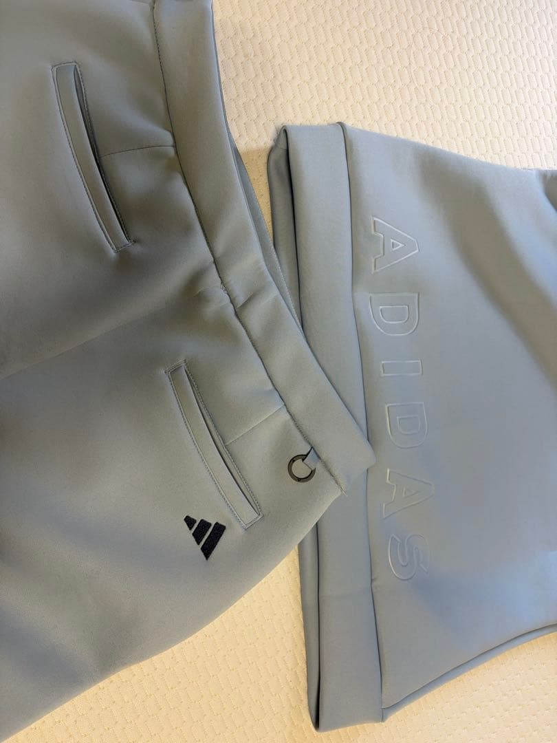 adidas フード付き　スカート セットアップ　ライトブルー