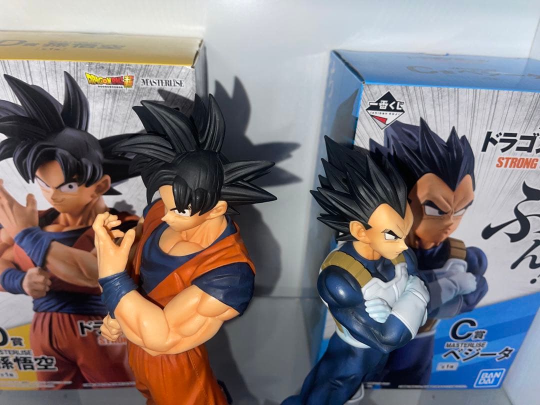 ドラゴンボール STRONG CHAINS 孫悟空 ベジータ　国内正規品