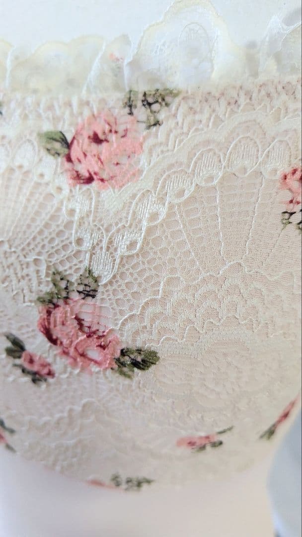 Ｓ～Ｍ／秘密の花園に咲く可憐なピンクの薔薇が可愛いピンクベージュ娘役レオタード