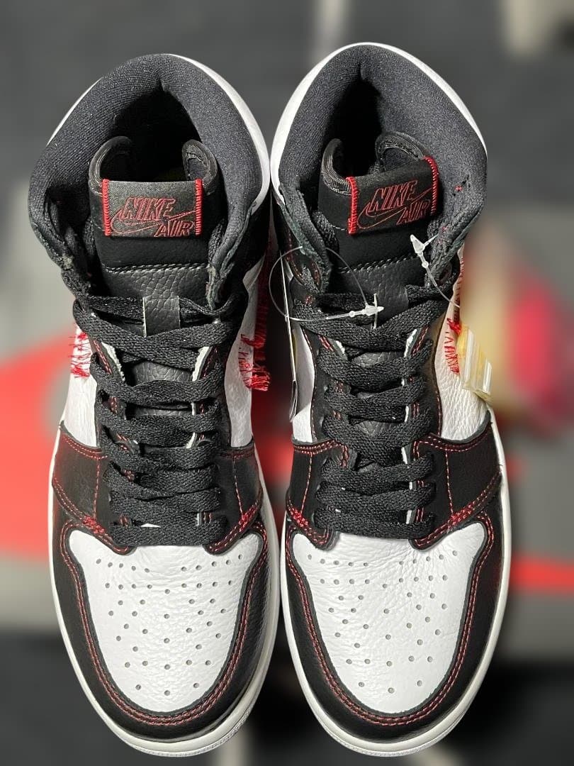 ナイキ エアジョーダン1 レトロ ハイ ディフィアント ホワイト ブラック ジ