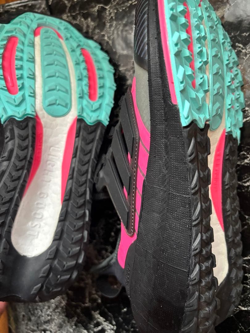 adidas ウルトラブースト 23.5cm