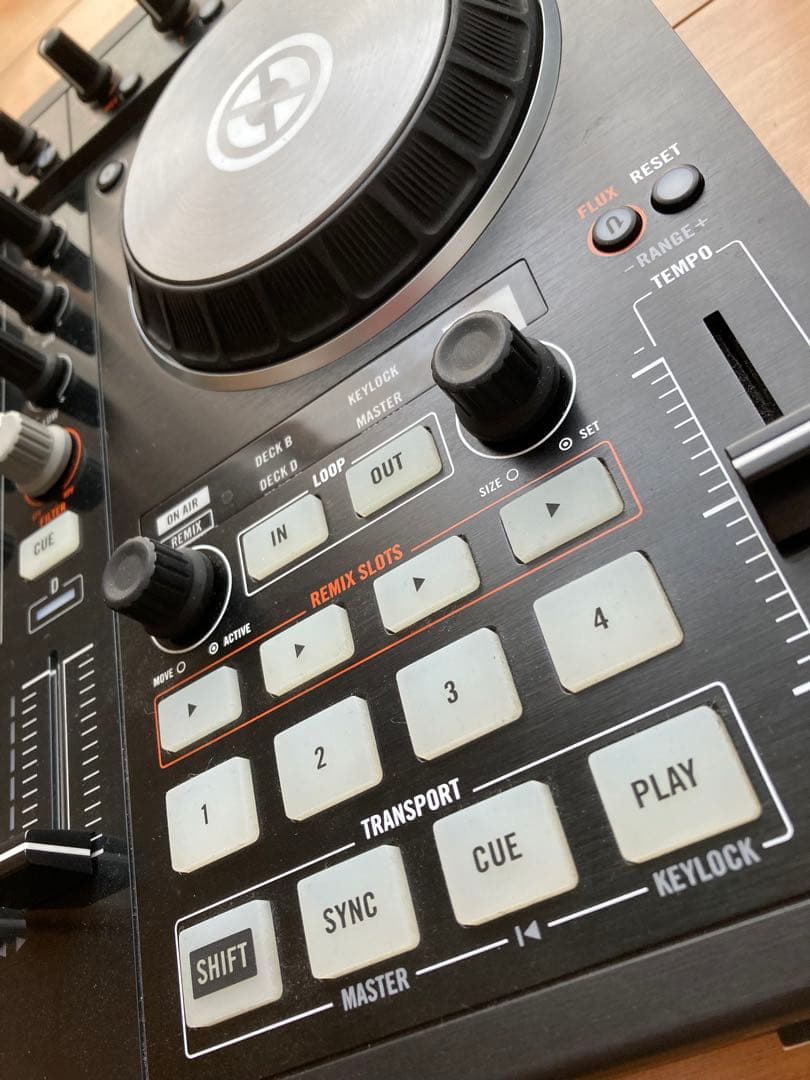 TRAKTOR KONTROL S4MK2 ギグバッグパック付き