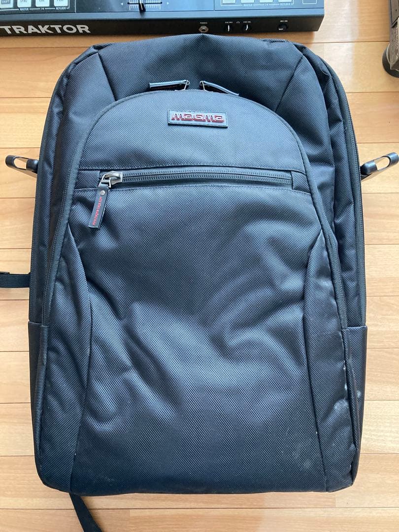 TRAKTOR KONTROL S4MK2 ギグバッグパック付き