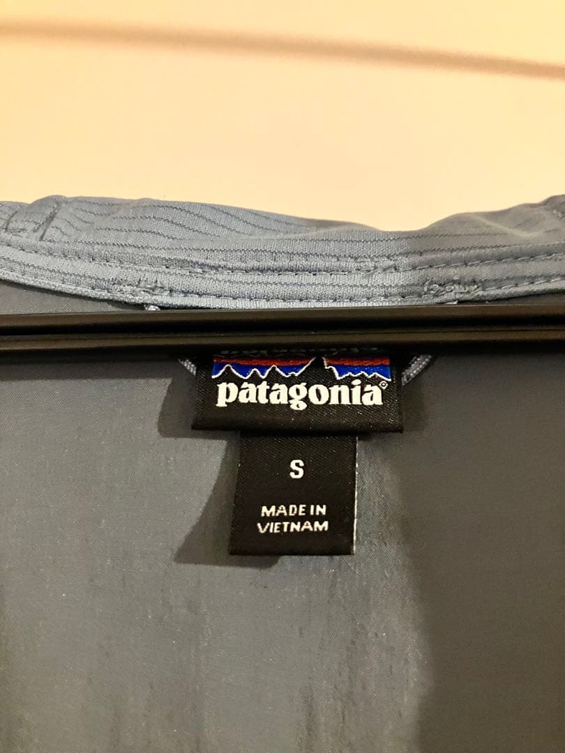 patagonia フルジップウィンドブレーカー グレー