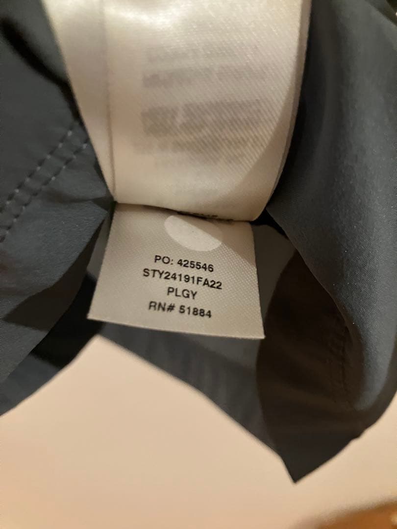 patagonia フルジップウィンドブレーカー グレー