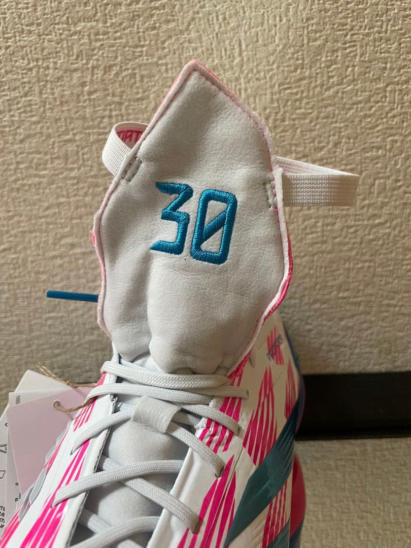 【日本未発売】アディダス プレデター エリート フォールド オーバータン仕様FG