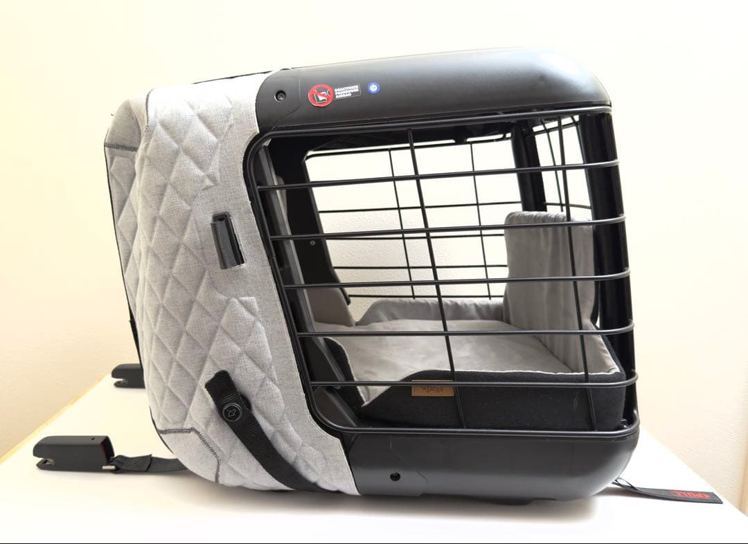 4Pets Caree 車載クレート ISOFIX付 小型犬 犬猫 ハードタイプ