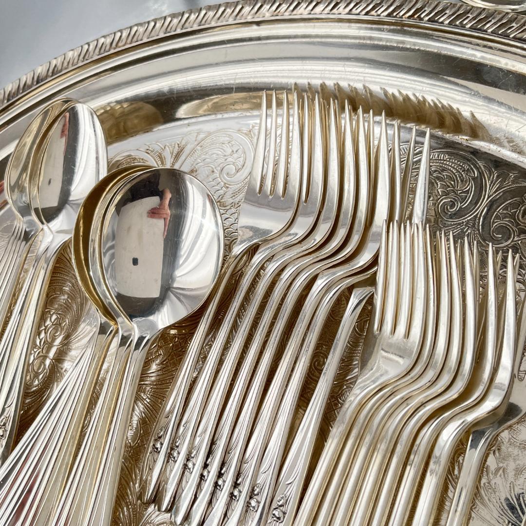 SILVER TULIP ディナーセット 8名用サーバー付き48本組