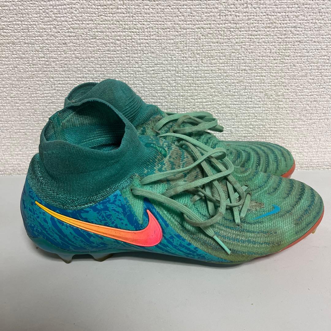 NIKE ファントムルナ2エリート LV8 FG