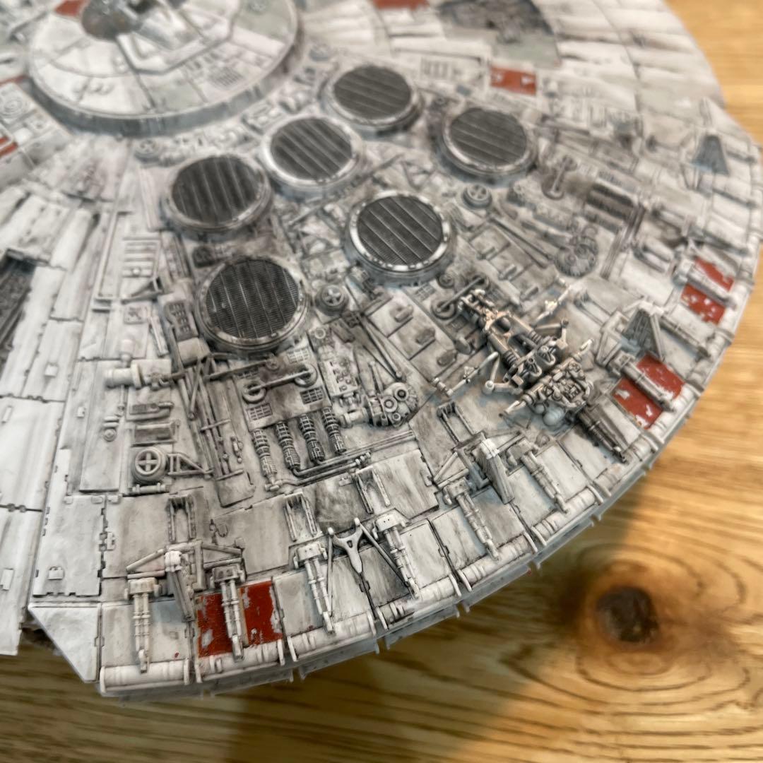 ミレニアム・ファルコン 1/144 LEDライト付き