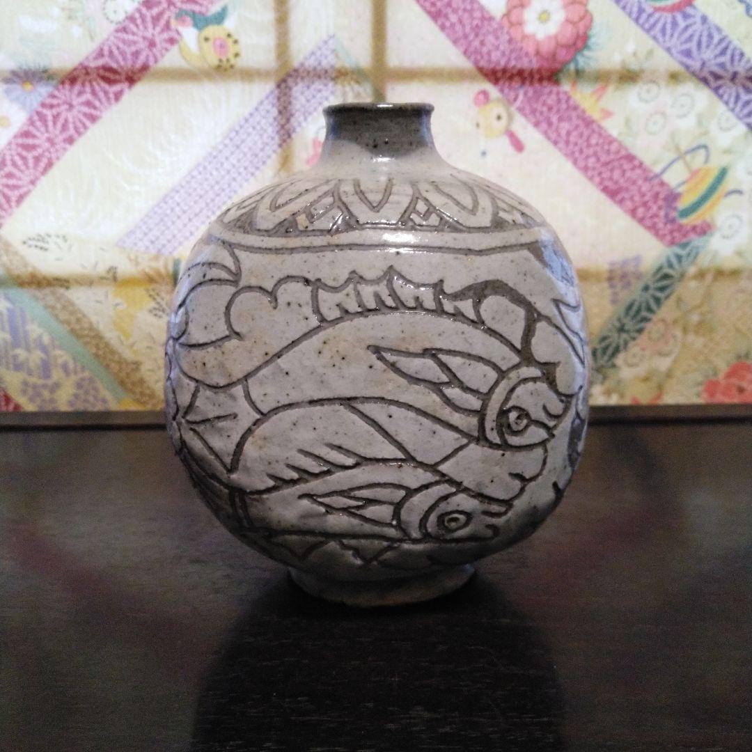 NO406 粉青沙器　魚絵壺　韓国陶器