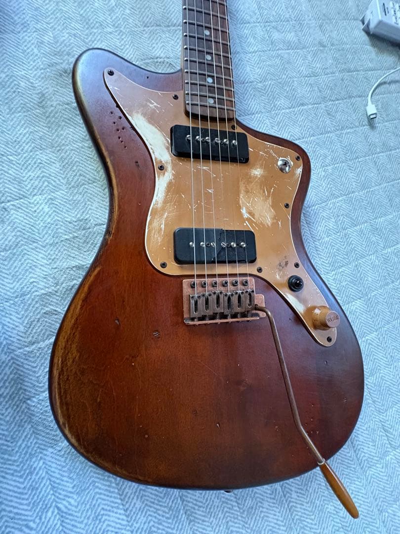 AXLGuitars AZ-820 ビザールギター