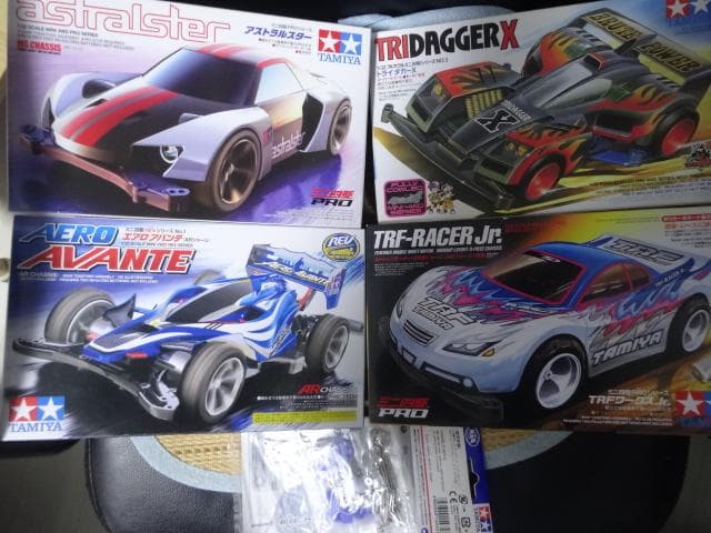 新品未使用　ミニ四駆　4個セット　パーツ付