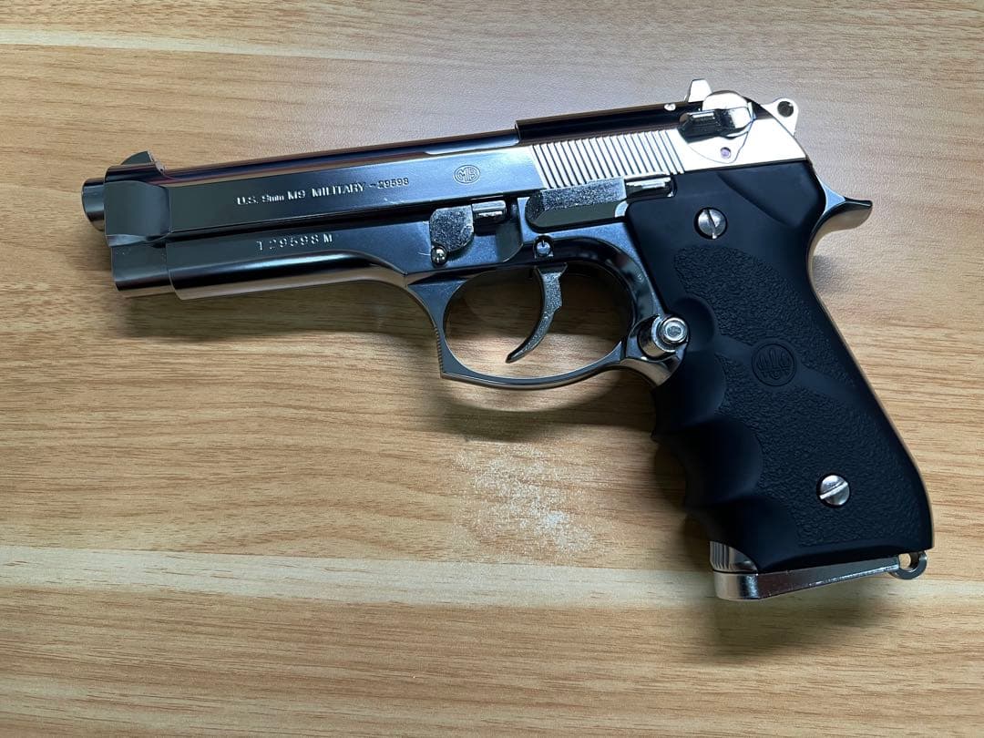 東京マルイ　M92F クロームステンレス ガスガン