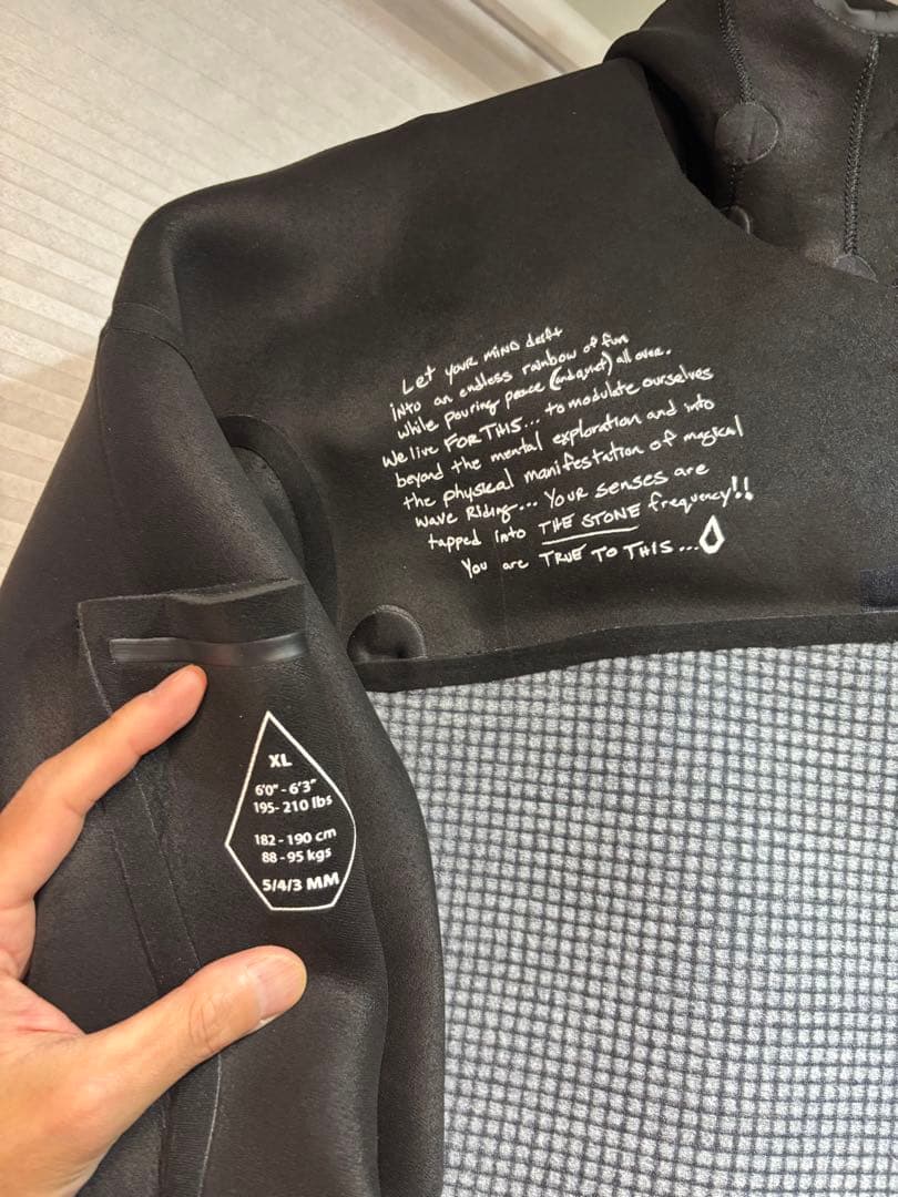 新品VOLCOM ボルコム セミドライ 5ミリフード 真冬ウェットスーツメンズL