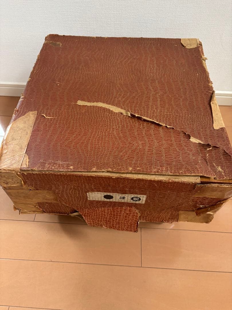 本格囲碁セット　基盤　蛤碁石　黒石　脚/へそ　桐のケース付き