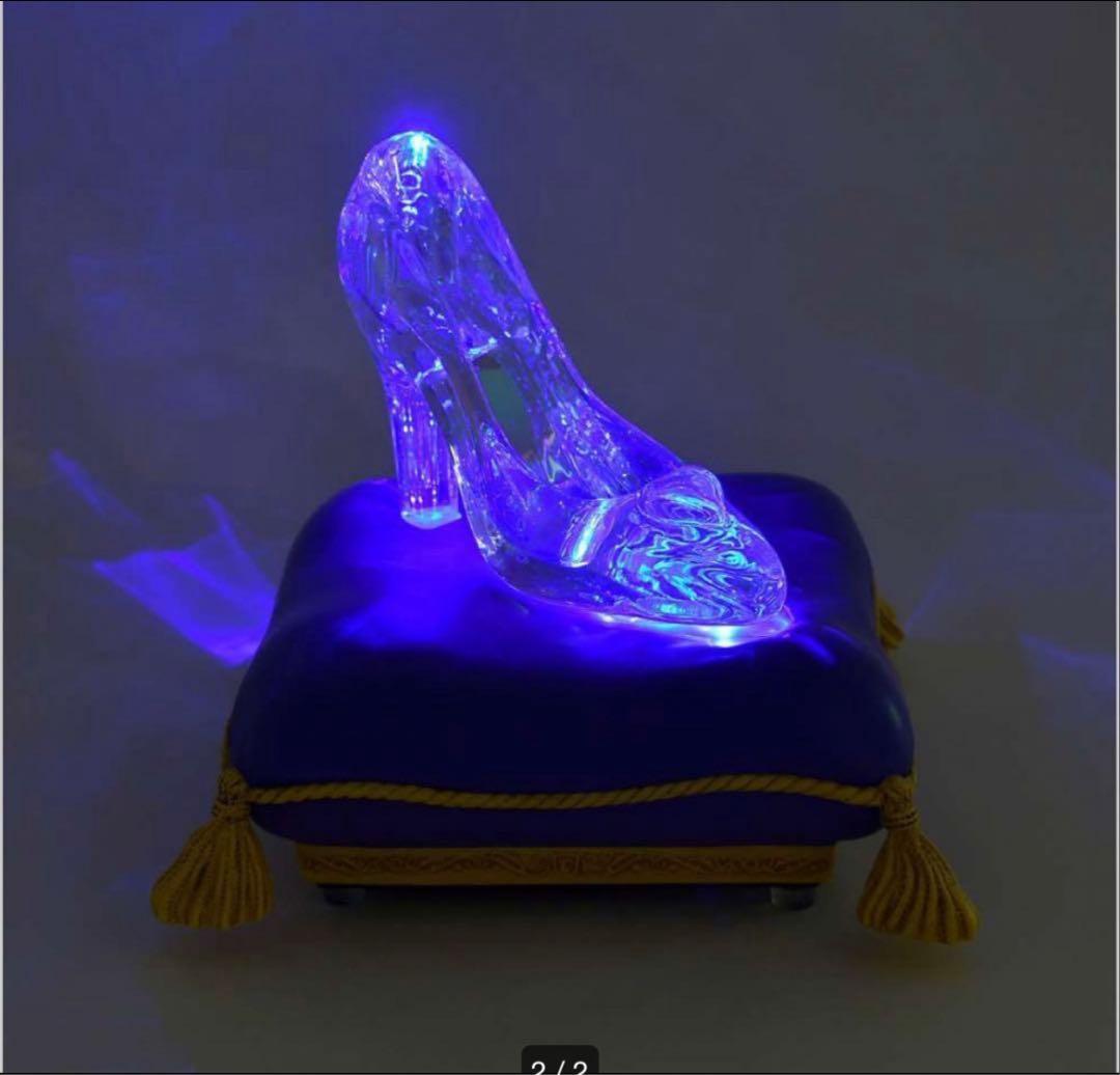 ディズニーストア シンデレラ フィギュア ライトアップ ガラスの靴 75th