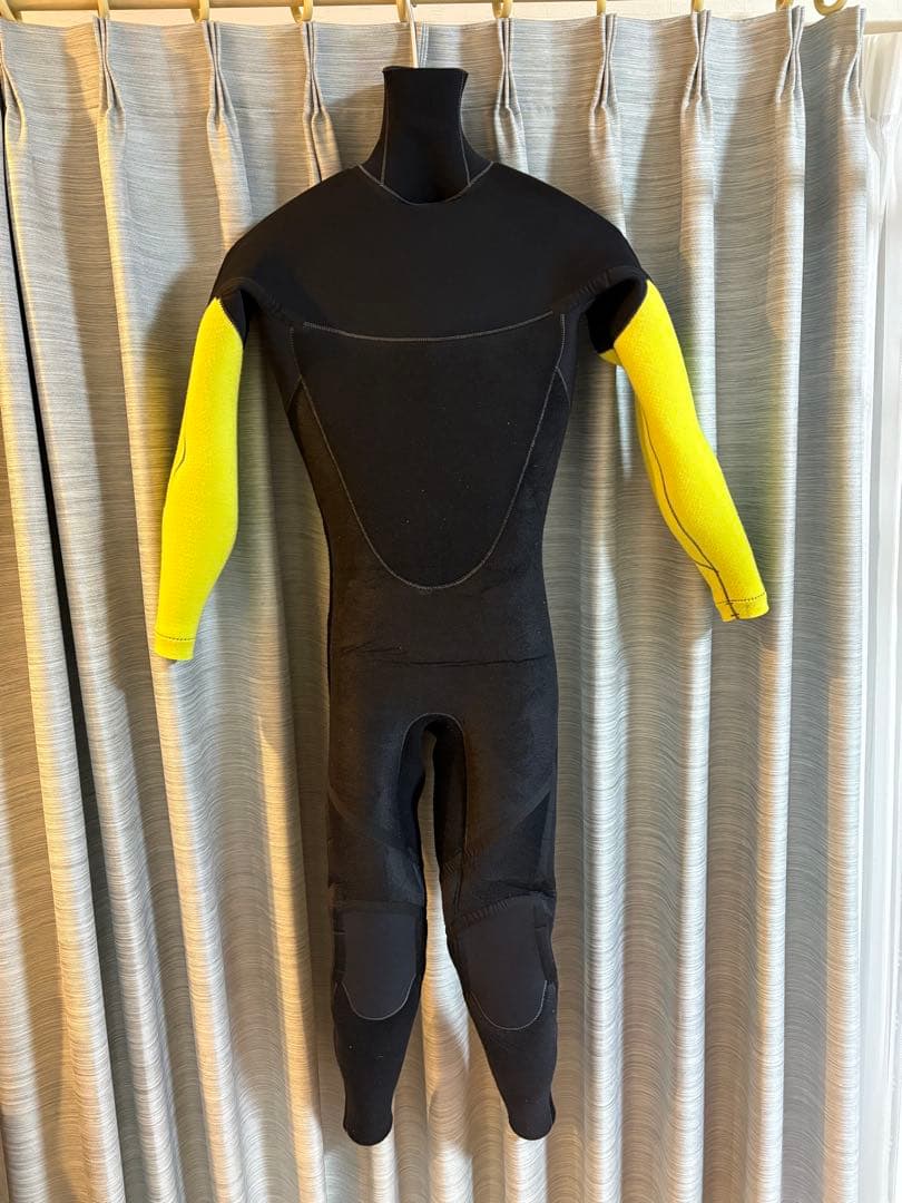 【新品】O'Neill セミドライスーツ MLBサイズ ブラック