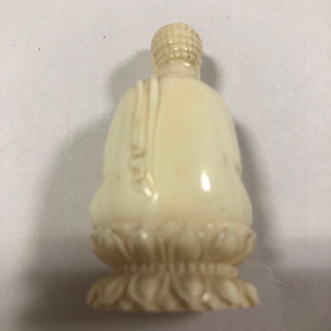 天然素材　観音様彫刻　仏像　置物　根付