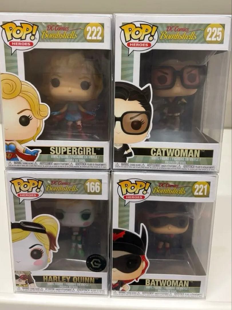 【新品】DC Comics Bombshells ファンコ4体　保護ケース付き