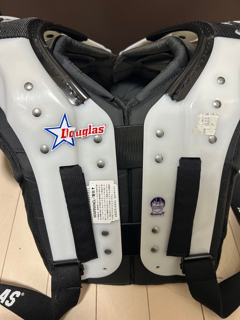 今週まで値下げ　Douglas FF17 S ショルダーパッド 17-18インチ