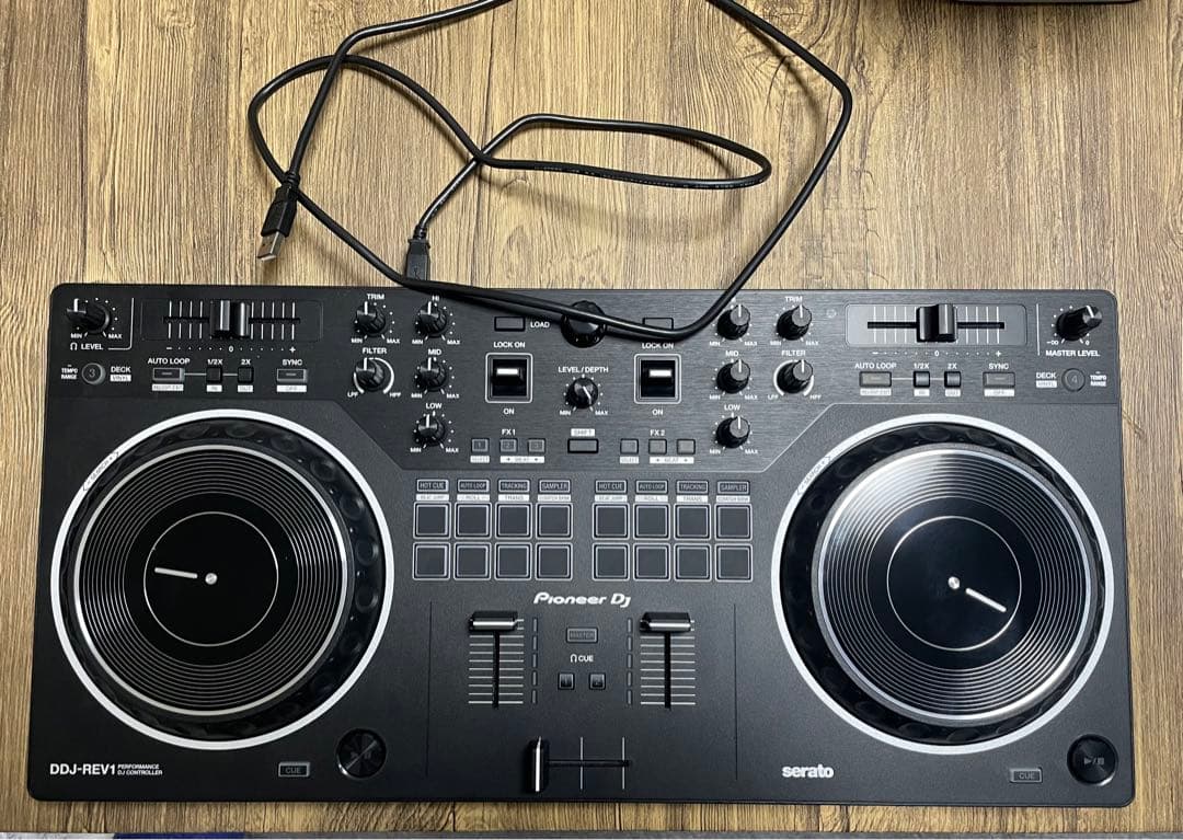 音源付 Pioneer DJ DDJ-REV1 コントローラー　音源付き　箱あり