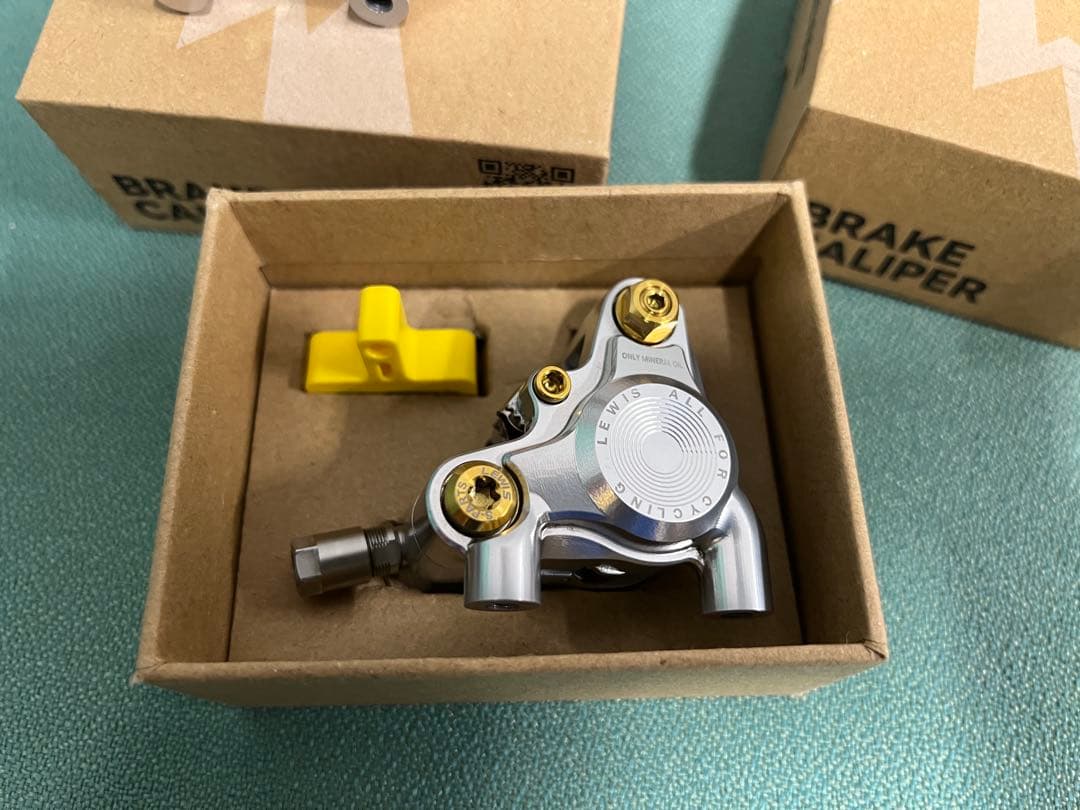 Lewis Road caliper BB2-Ti シルバー