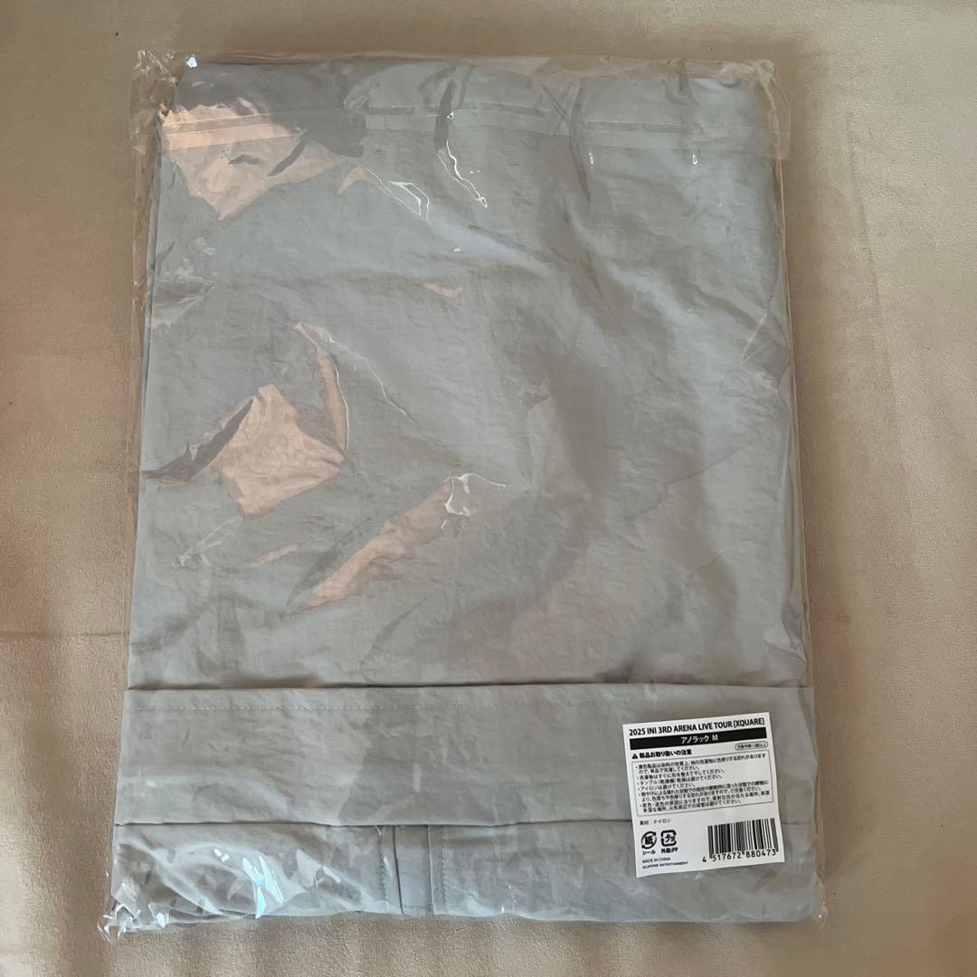 【新品未開封】INI XQUARE アノラック　Mサイズウィンドブレーカー